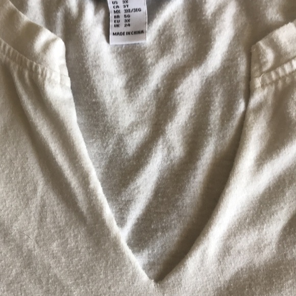 White Tee Shirt/Crop Top - Picture 8 of 8